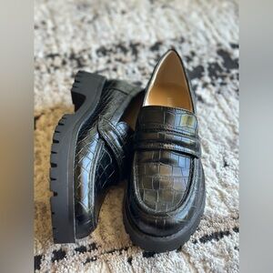 Nine West Chunky loafers. Size  6. NEW